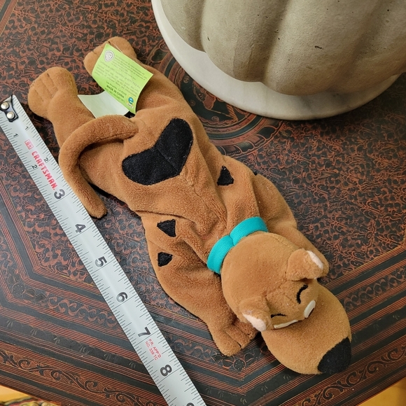 Vintage 2000 Scooby Doo Laying Down Plush Warner Brothers Cartoon Network - Picture 9 of 9